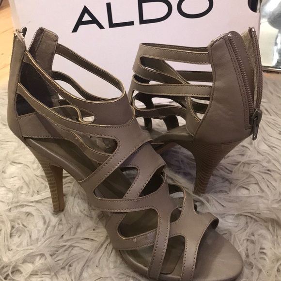 High heels - Picture 3 of 5